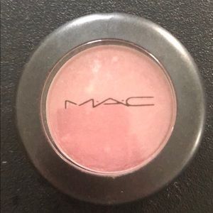 MAC Eyeshadow Scene 1 Velvet